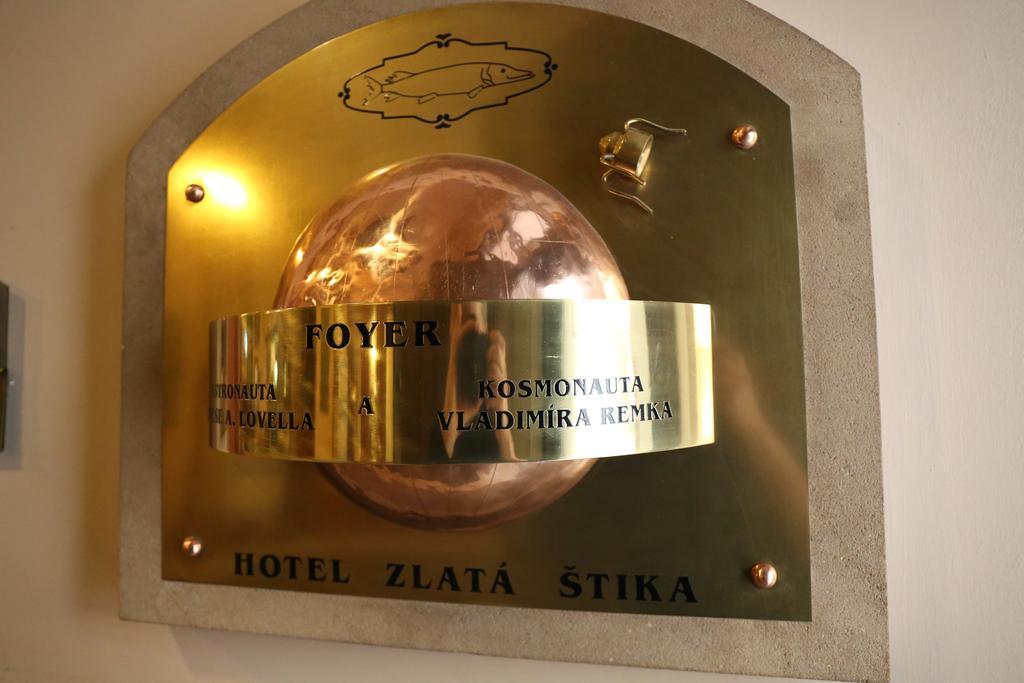 Hotel Zlata Stika Pardubice Dış mekan fotoğraf