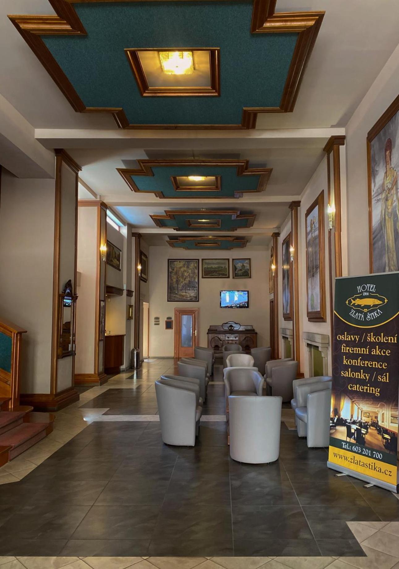 Hotel Zlata Stika Pardubice Dış mekan fotoğraf