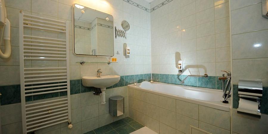 Hotel Zlata Stika Pardubice Dış mekan fotoğraf